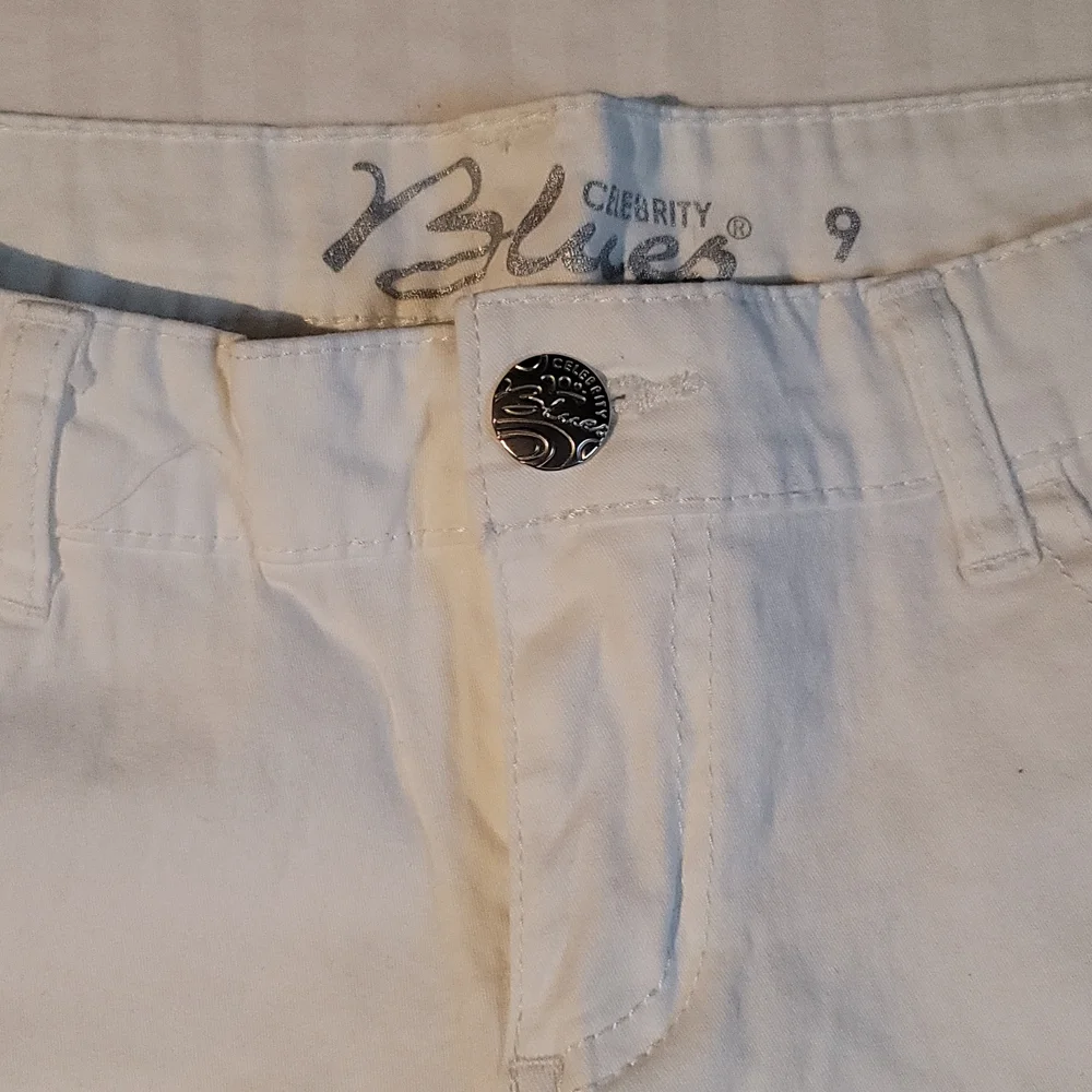 Shorts - Picture 4 of 5